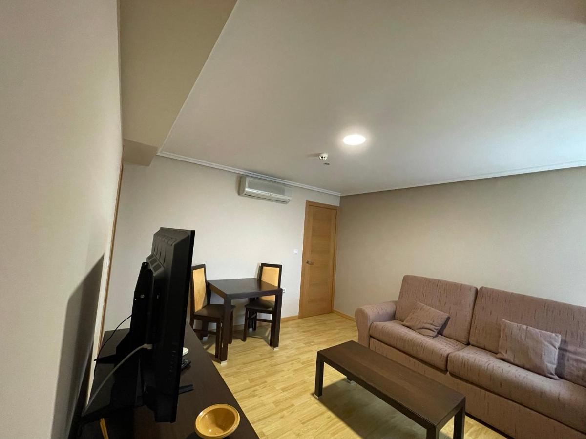 Aparthotel Arenteiro Carballiño Exteriör bild
