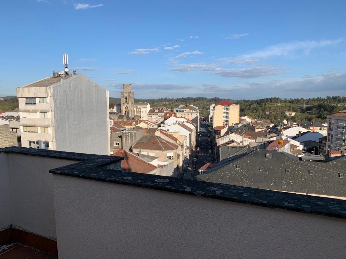 Aparthotel Arenteiro Carballiño Exteriör bild